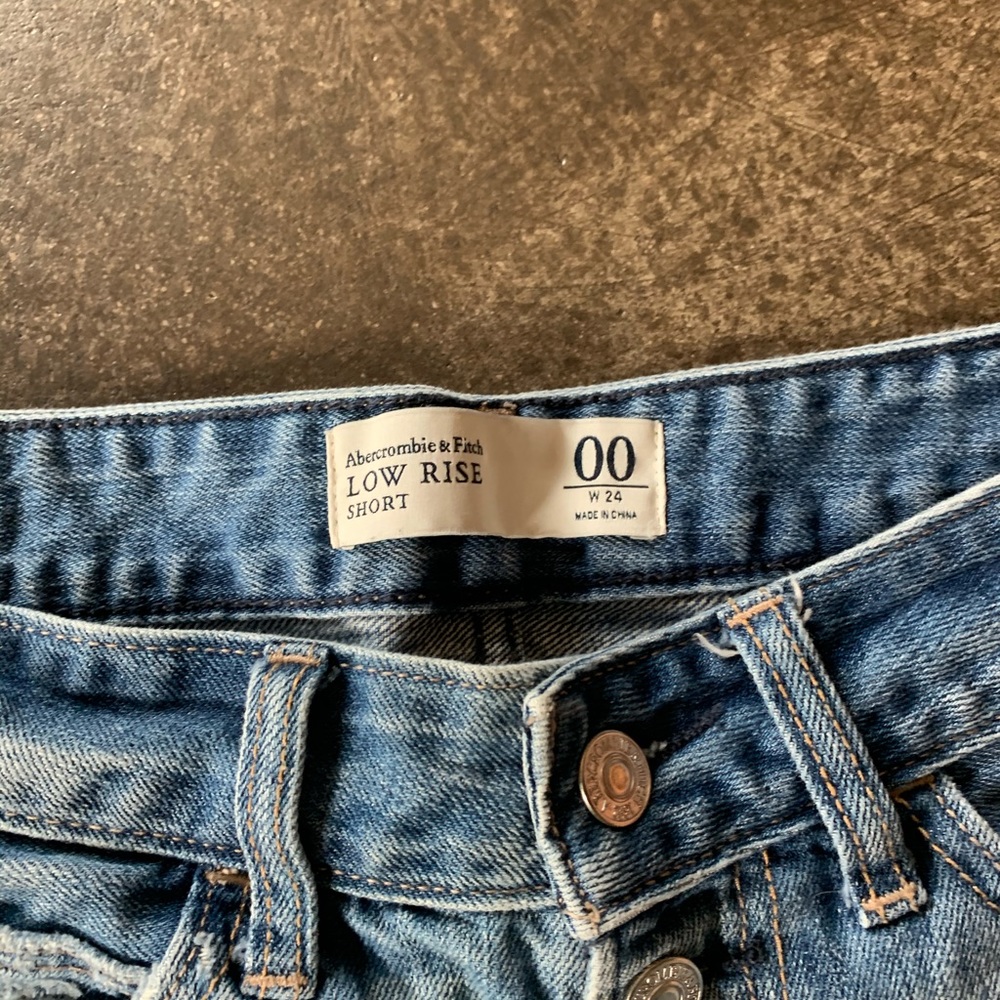 Set of 2 Abercrombie & Fitch Shorts - Picture 6 of 6